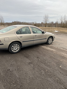 Volvo s60 -103kw (3 foto / 7)