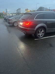 Vahetan või müün Audi Q7 2011 (5 foto / 12)