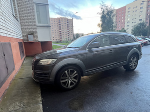 Vahetan või müün Audi Q7 2011 (9 foto / 12)