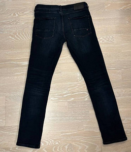Tommy Hillfiger Jeans (1 foto / 5)