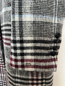 TOMMY HILFIGER NAISTE MANTEL (2 foto / 3)