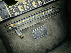 Christian Dior Book Tote Small (9 foto / 9)