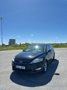 Ford Mondeo (3 фото из 8)