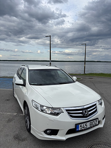 Honda Accord Tourer 2.0 i-VTEC AT | 2011 | (3 фото из 10)