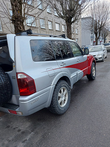 Mitsubishi Pajero (5 foto / 5)