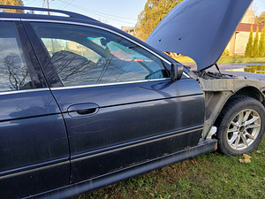 BMW E39 520d 2002 touring (7 foto / 10)