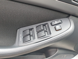 Toyota Avensis 2.4 VVTi 120kW бензин автомат 2010 (9 фото из 13)