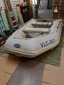 Продажа лодки (2 фото из 8)