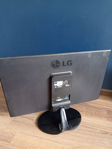 Heas korras LG 23 inch IPS LED Monitor 23EA63V (2 foto / 3)