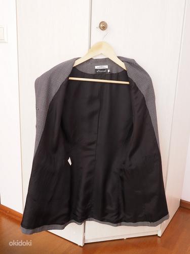 Элегантный женский пиджак, размер 36/38, цвет серый (фото #3)