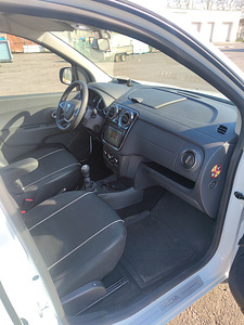 Dacia Lodgy Stepway 1.5 85kW 7 kohta (6 foto / 10)