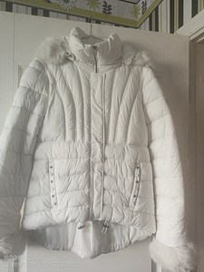 Guess talve jope M (1 foto / 7)