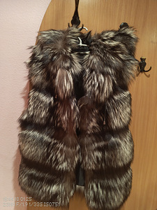 Naiste vest. Naturaalne karusnahk. Suurus S-M.