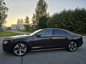 Продается Audi A8 4,2 V8 (1 фото из 15)