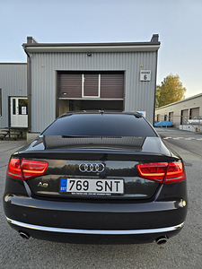 Продается Audi A8 4,2 V8 (7 фото из 15)