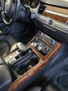 Продается Audi A8 4,2 V8 (15 фото из 15)