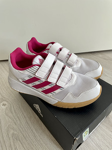 Adidas tossud s.37,5 (1 foto / 5)