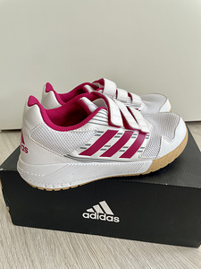 Adidas tossud s.37,5 (2 foto / 5)