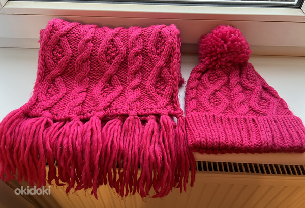Красивый зимний комплект шапка + шарф для девочки (фото #1)