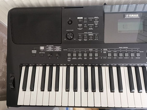 Синтезатор Yamaha PSR - E463 (7 фото из 8)