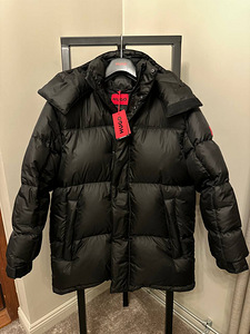 HUGO BOSS (5 фото из 8)
