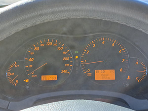 Toyota avensis (5 foto / 6)