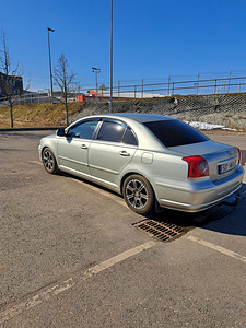 Toyota avensis (4 foto / 6)
