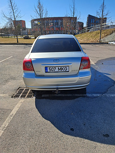Toyota avensis (2 foto / 6)