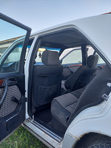 Mercedes w124 (3 foto / 6)