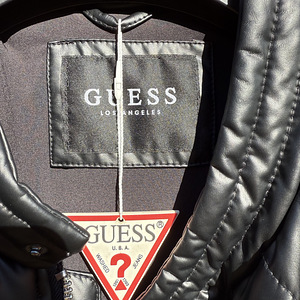 GUESS jakk (4 foto / 10)