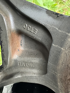 Toyota Hilux veljed (3 foto / 5)
