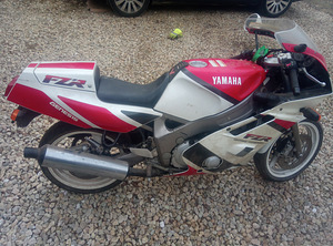 Yamaha FZR 600 (2 foto / 5)