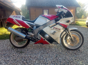 Yamaha FZR 600 (4 foto / 6)