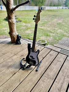 Harley Benton Basskitarr (1 foto / 6)