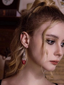 New earrings heart shape (modern gothic style) (3 foto / 4)