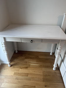 Müüa männipuidust kirjutuslaud (2 foto / 8)