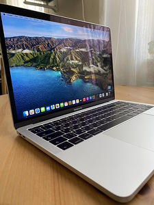MacBook Pro 13" Touch Bar, 2016, 2.9GHz i5, 8GB RAM, 256 SSD