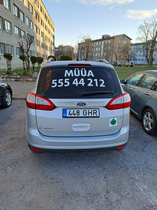 Продам машину (6 фото из 10)