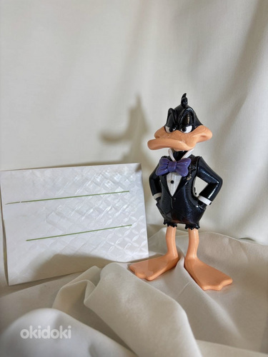 Donald Duck — kollektsioneeritav 3D-pardifiguur smokingus