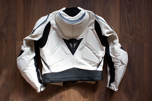 Dainese Laguna Seca kaheosaline motokombe (6 foto / 9)
