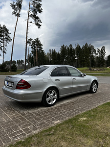 Мерседес Бенц Е220 2003 (5 фото из 13)