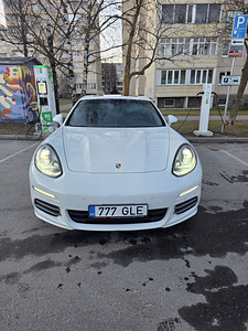 Porsche Panamera 4s ,2013,Facelift (2 foto / 9)