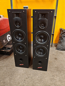 Võimendi, kõlarid ja aktiiv subwoofer (2 foto / 9)