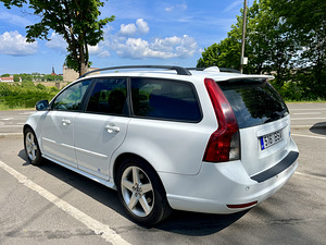 Volvo V50 R-Design (3 foto / 10)