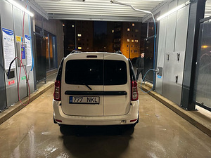 Dacia Logan 7 passenger (4 foto / 5)