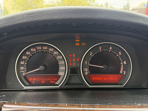 BMW 745i E65 V8 245kw (11 foto / 14)