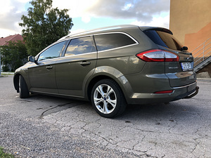 Ford Mondeo 2011 (1 foto / 14)