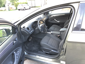 Ford Mondeo 2011 (7 foto / 14)