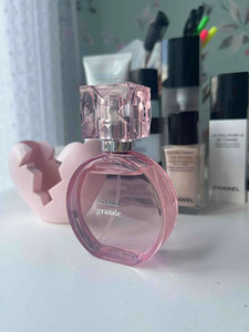 Ariana Grande Thank U, Next 50ml parfüüm (2 foto / 2)