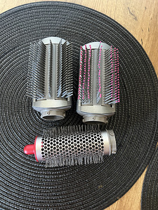 Dyson (3 фото из 6)
